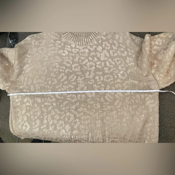 And the Why Bronze Metallic Leopard Sweater women’s Size  S/M - Picture 5 of 8